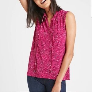 Banana Republic printed sleeveless blouse tie-neck detail size S small pink
